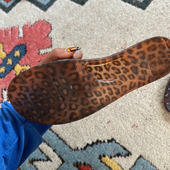 Leopard Slides 🩴 - Picture 2 of 6